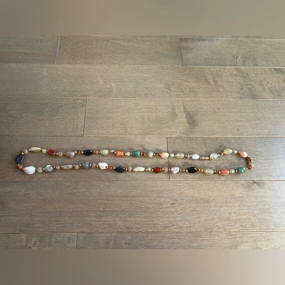 Vibrant Polished Agate Necklace with Gold Accents